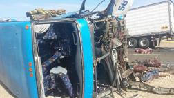 Dos personas fallecieron tras choque de camiones frigoríficos