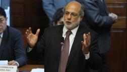 Daniel Abugattás demanda al Congreso por suspenderlo 120 días