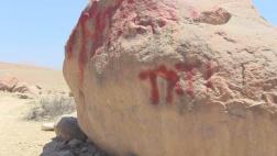 Pintan con aerosol piedras de Complejo Arqueológico de Miculla