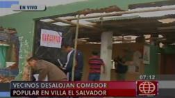 VES: vecinos derrumban comedor popular construido en parque