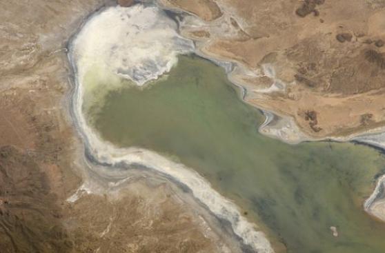 El segundo mayor lago de Bolivia se está secando