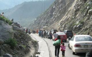 Chaclacayo: rocas caen en Carretera Central y causan congestión