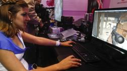 EE.UU.: las mujeres juegan videojuegos tanto como los hombres