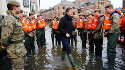 David Cameron visita zonas inundadas de Inglaterra