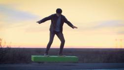 La carrera por crear un skate volador sumó un nuevo competidor