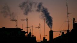 Italia baja límite de velocidad para frenar contaminación