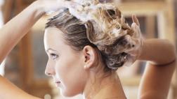 ¿Es sano dejar de lavarse el cabello con shampoo?