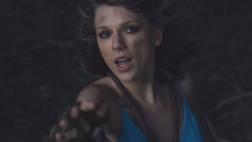 Taylor Swift lanzó el video de "Out Of The Woods" en YouTube