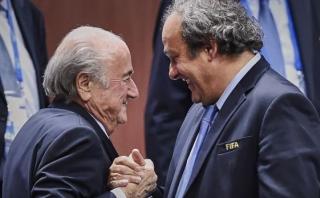 FIFA notificó a Blatter y Platini los motivos de su suspensión