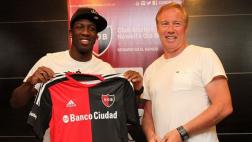 Luis Advíncula ya es jugador de Newell's Old Boys
