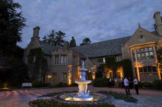 Mansión Playboy sale a la venta por 200 millones de dólares