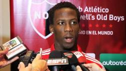 Advíncula en Newell´s: "Llego a un grande a pelear campeonatos"