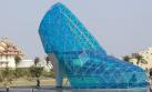 Mira esta impresionante iglesia de cristal con forma de zapato
