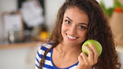 Siete motivos por los que debes consumir una manzana al día