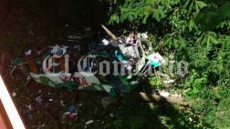Junín: al menos 12 personas murieron tras caída de bus a abismo