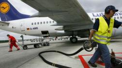 Petróleo barato: ¿Bajará el precio de los boletos de avión?
