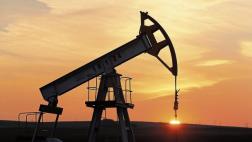 El mercado de petróleo se “ahoga” por los excedentes