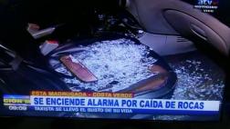 Costa Verde: piedra cayó sobre taxi cerca de la bajada de Sucre