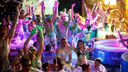 Hot Tub Cinema: disfruta de una película dentro de un jacuzzi