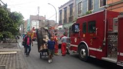 Cercado de Lima: incendio consume casona usada como almacén