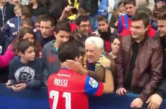 Conmovedor: abuelo lloró porque este jugador fichó por Levante