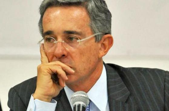 Colombia: Piden investigar a Uribe por la muerte de empresario