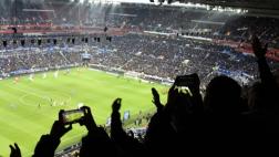 Francia: película para adultos se proyectó por error en partido