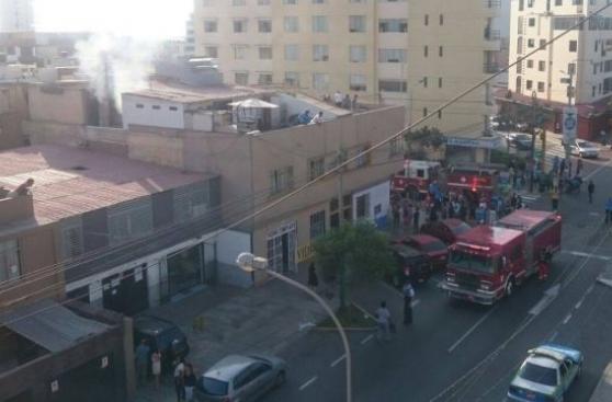 Miraflores: incendio afectó anticuchería de Grimanesa Vargas