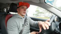 Mario Hart hizo mea culpa tras manejar su auto sin usar manos