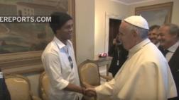 Ronaldinho se vio en aprietos con preguntas del Papa Francisco