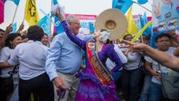 PPK recorre Trujillo sin preocuparse por las encuestas