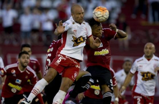 Huracán eliminó a Caracas y será rival de Cristal en la Copa