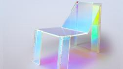 Iridiscente silla en homenaje a Daft Punk