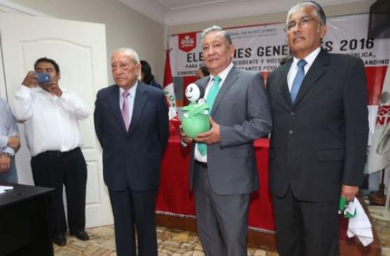 Inscriben plancha de Siempre Unidos con un solo vicepresidente