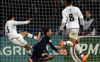 Con gol de pecho de Zlatan, el PSG avanzó en Copa de Francia