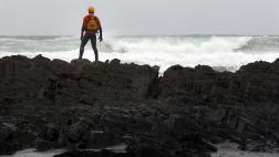 España: continúa búsqueda de niño peruano arrastrado por el mar