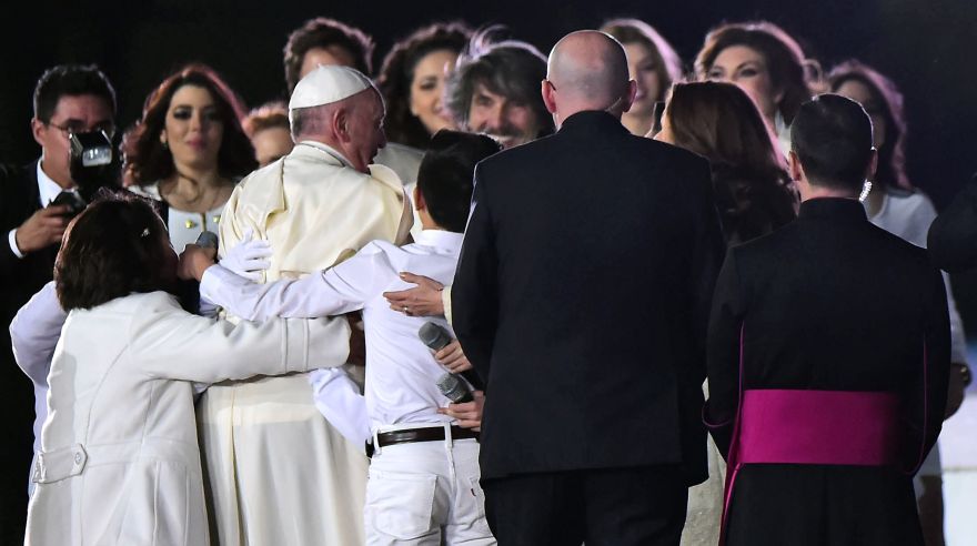 Así fue el espectacular recibimiento del Papa en México [FOTOS]
