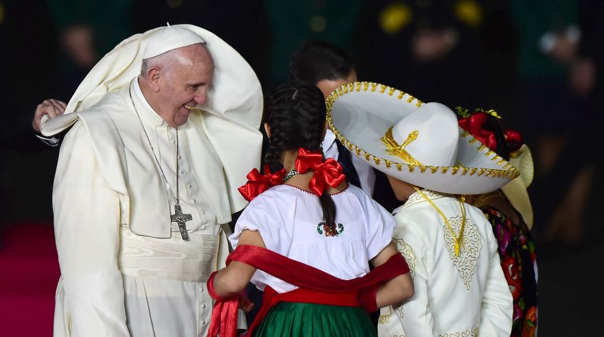 Así fue el espectacular recibimiento del Papa en México [FOTOS]