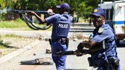 Sudáfrica: Policía libera a 18 niños retenidos por una secta
