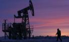 Saudíes y Rusia quieren ampliar recortes de petróleo hasta 2018