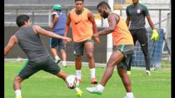 Johnnier Montaño entrenó y podría debutar ante César Vallejo