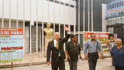 Rómulo León fue a la Casa del Pueblo, pero no lo dejaron entrar