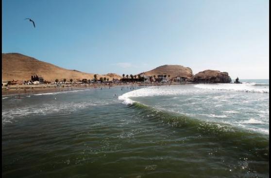 Cerro Azul: Entre el muelle y la nostalgia
