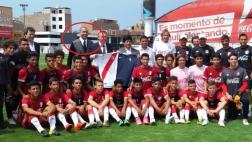 ¿Por qué David Trezeguet visitó a la Sub 17 en Videna?