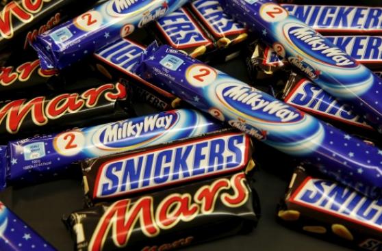 ¿Cómo se filtró plástico en los Snickers y otros chocolates?