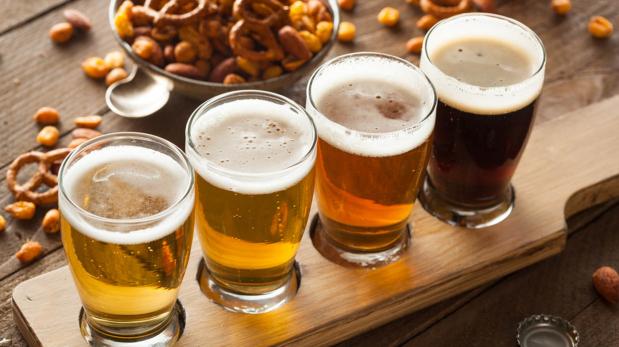 Siete usos diferentes que le puedes dar a la cerveza en casa