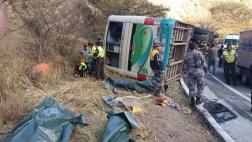 Chimbote: al menos nueve muertos tras caída de bus a un abismo