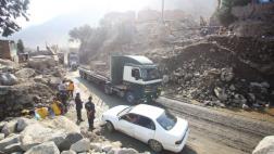 Caída de huaicos bloquea tramo de la Carretera Central