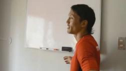 Municipal: Sawa sensei le da clases de japonés a Lavandeira