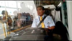 Metropolitano: obstruyen la vía por gente que no respetó cola